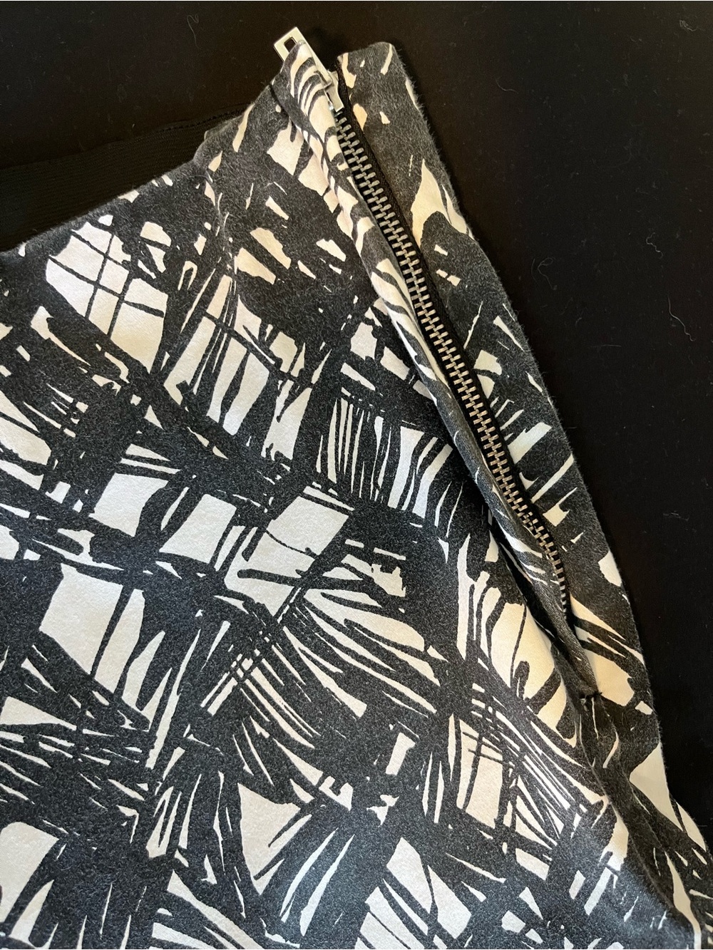 Zara Black and White Scribble Print Straight-Leg Pant - Large - Picture 6 of 7